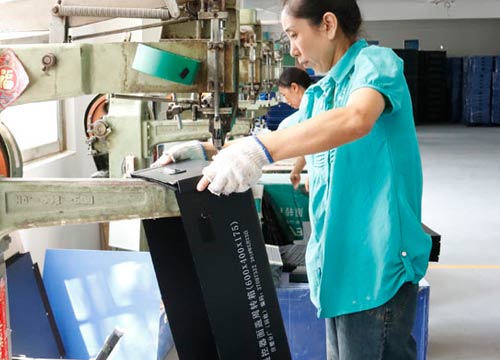 聚盛新材料中空板组装