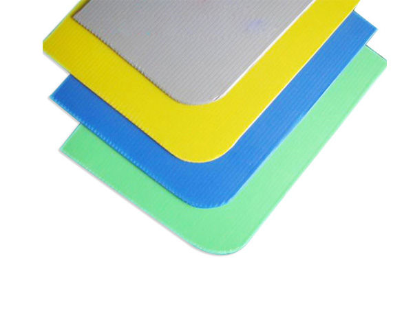 封边塑胶中空板